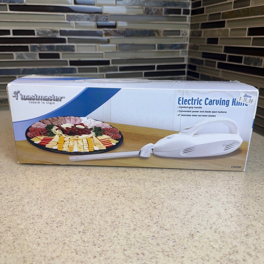NEW Toastmaster Electric Carving Knife 6102CAN White 8" Stainless Serrated Blade